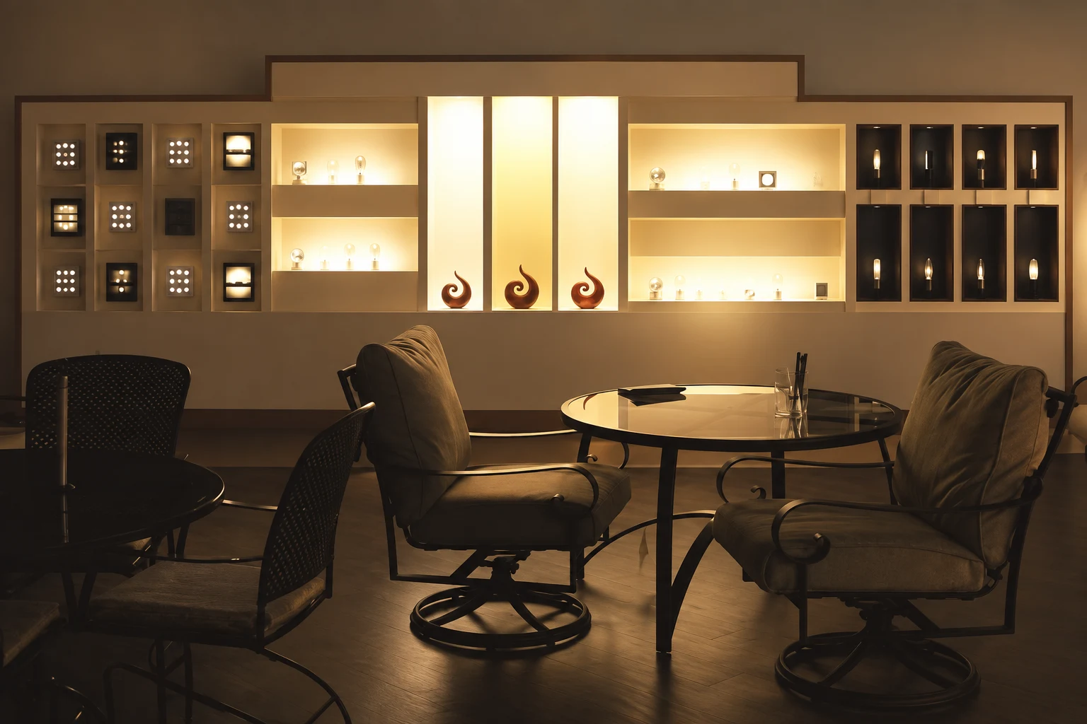 Custom displays: shape variation